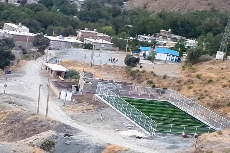 ۶ زمین ورزشی در روستاهای مرزی سردشت احداث شد